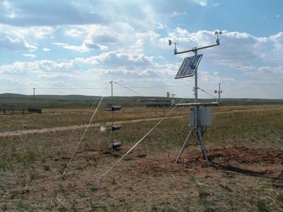 H11风蚀监测系统在内蒙古希拉穆仁成功安装并投入监测 H11风蚀监测系统在内蒙古希拉穆仁成功安装并投入监测