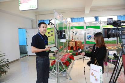 我公司在定西马铃薯博览会上展出马铃薯晚疫病预警系统 我公司在定西马铃薯博览会上展出马铃薯晚疫病预警系统