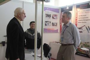 我司和Spectrum联合参加2013中国(国际)精准农业与高效利用高峰论坛 我司和Spectrum联合参加2013中国(国际)精准农业与高效利用高峰论坛